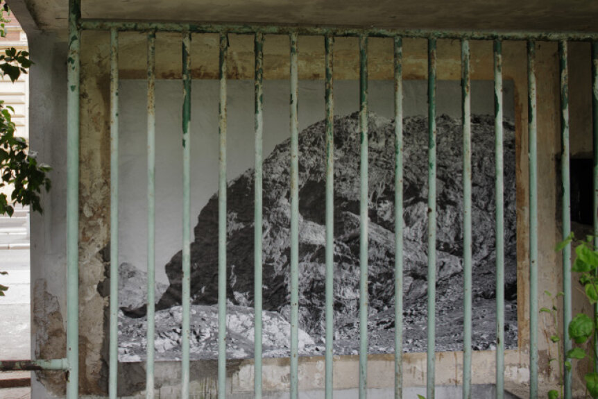 Markéta Othová,The Pass, 2011, B&amp;W Photography, Obilní trh tram stop